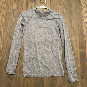 Grey Swiftly Tech Long Sleeve 2.0 Size 6